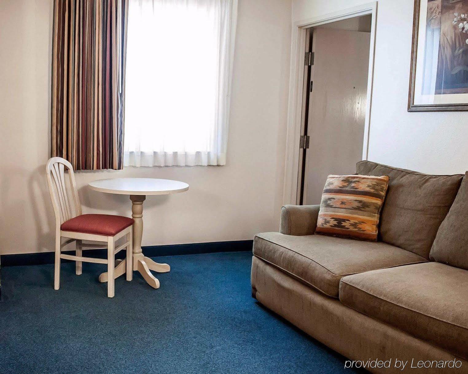 Quality Inn Moriarty Exteriör bild